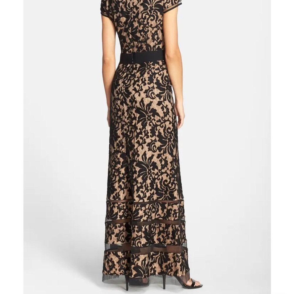 Beautiful Tadashi long evening gown.